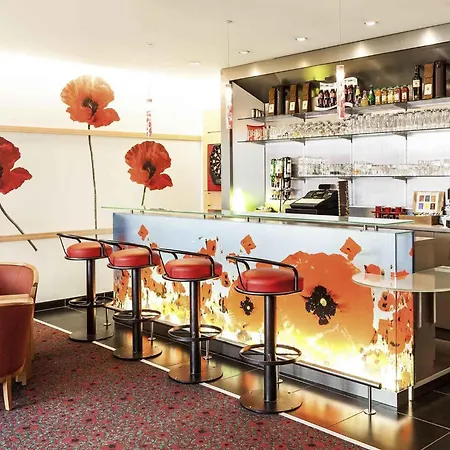 Ibis Отель Шательро